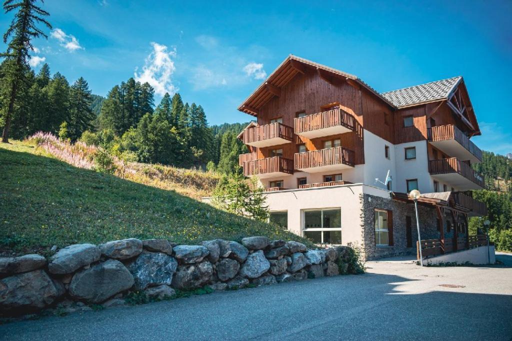 Les Gentianes By Actisource Aparthotel Puy-Saint-Vincent Buitenkant foto